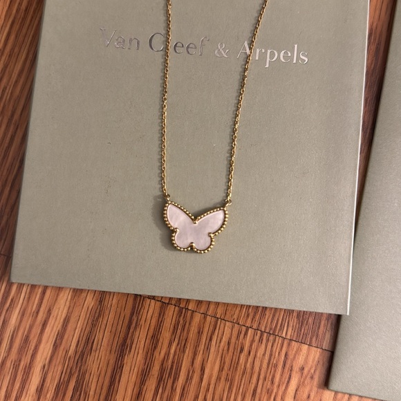 Van Cleef & Arpels Lucky Alhambra Butterfly Pendant Necklace - Picture 10 of 16